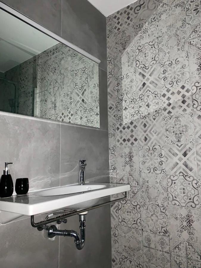 Deluxe Suites Mandic オミシュ エクステリア 写真