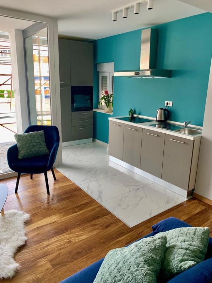 Deluxe Suites Mandic オミシュ エクステリア 写真