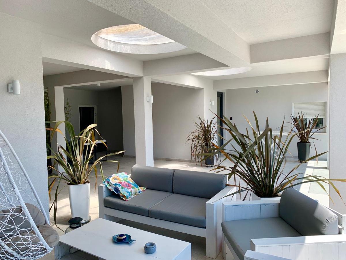 Deluxe Suites Mandic オミシュ エクステリア 写真