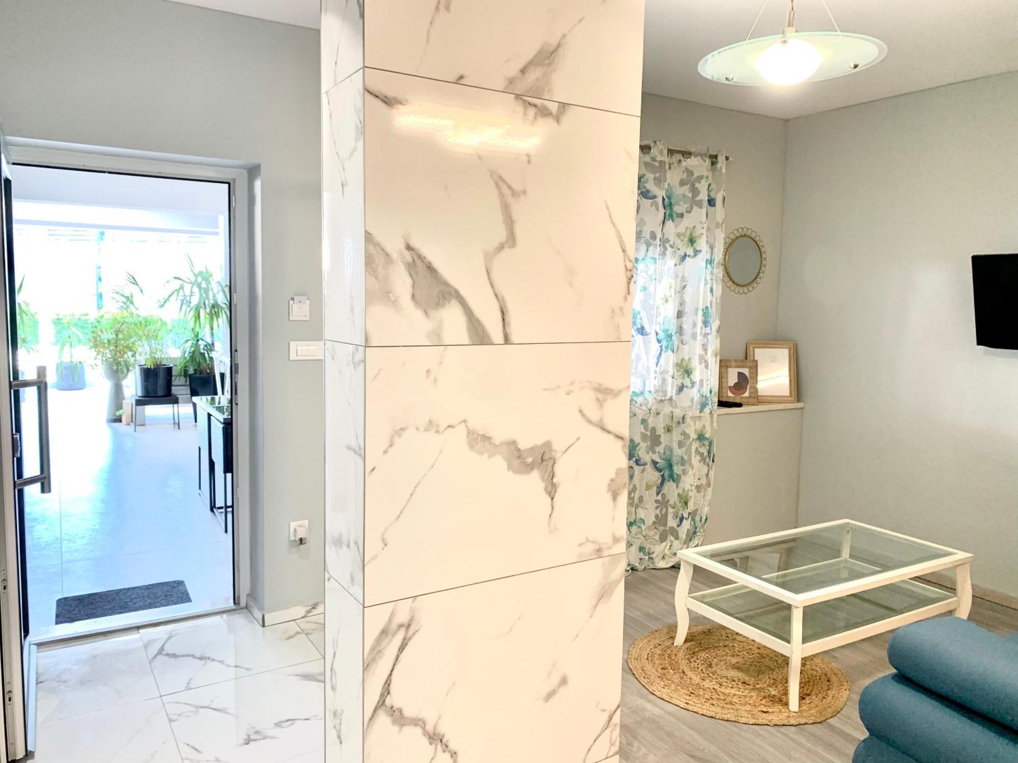 Deluxe Suites Mandic オミシュ エクステリア 写真