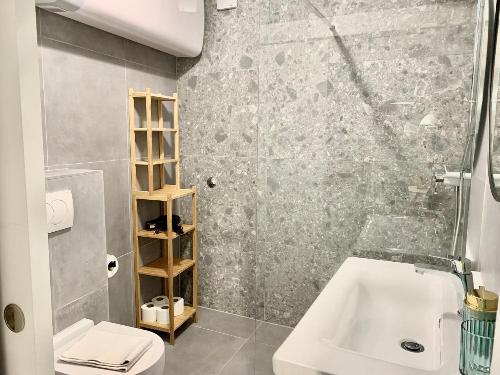 Deluxe Suites Mandic オミシュ エクステリア 写真